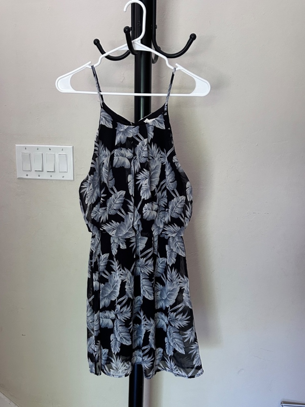Elastic Waist Breezy Lightweight Black Gray Leaf Print Sundress